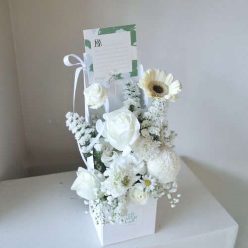 Tiny Box -กล่องดอกไม้สด สีขาว [F-TIN-021]