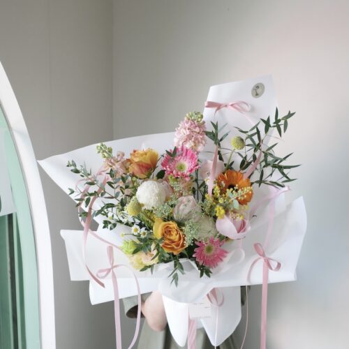 Medium-S Bouquet - ช่อดอกไม้สดขนาดกลาง โทนสีสดใส [F-BOU-MS-002]
