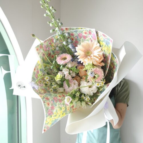 Medium-S Bouquet - ช่อดอกไม้สดขนาดกลาง โทนสีชมพูพีชขาว [F-BOU-MS-004]