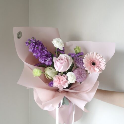 Small-S Bouquet - ช่อดอกไม้สดขนาดเล็ก โทนสีชมพูม่วงขาว[F-BOU-SS-011]