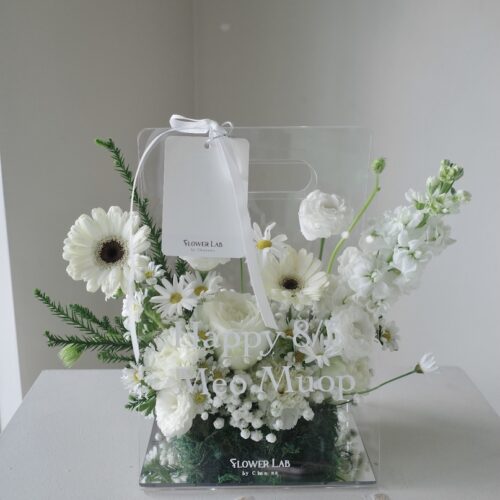 Clear Box-กล่องดอกไม้สด อะคริลิคขนาดมาตรฐาน โทนสีขาวเเซมเขียว [F-CLR-S-077]