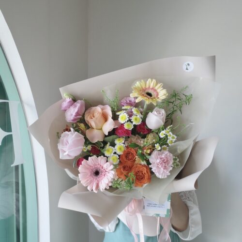 Small-L Bouquet - ช่อดอกไม้สดขนาดเล็ก โทนสีสดใส [F-BOU-SL-016]