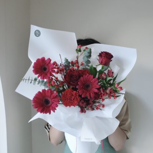 Small-M Bouquet - ช่อดอกไม้ขนาดเล็ก โทนสีเเดง [F-BOU-SM-019]